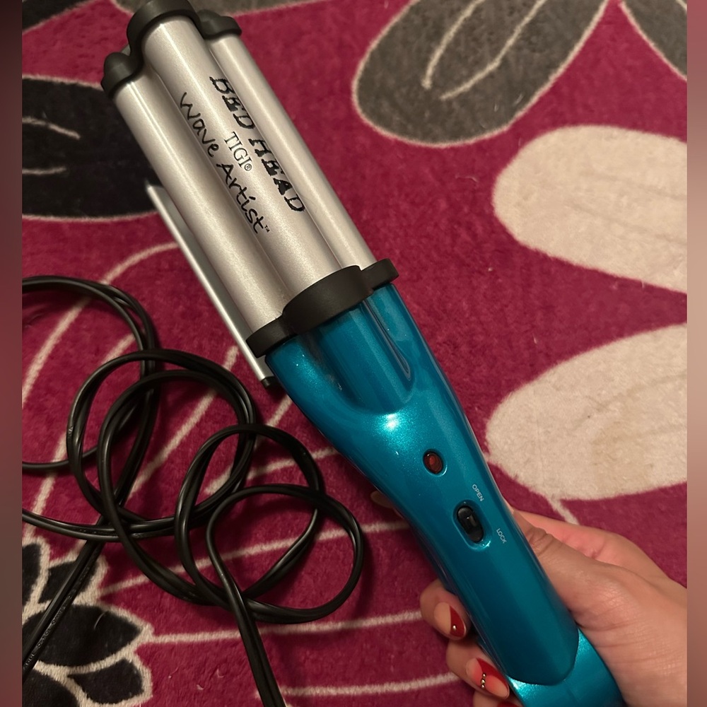 BedHead Wave Artist Hair Tool - Blue and Silver